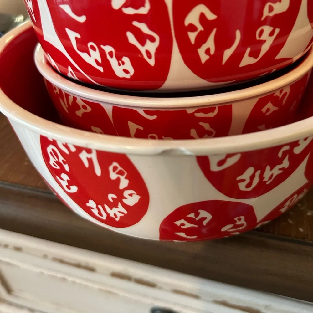 Crate & Barrel set of 3 Ceramic Red‎ & White Pattern Nesting Bowl Serving Set